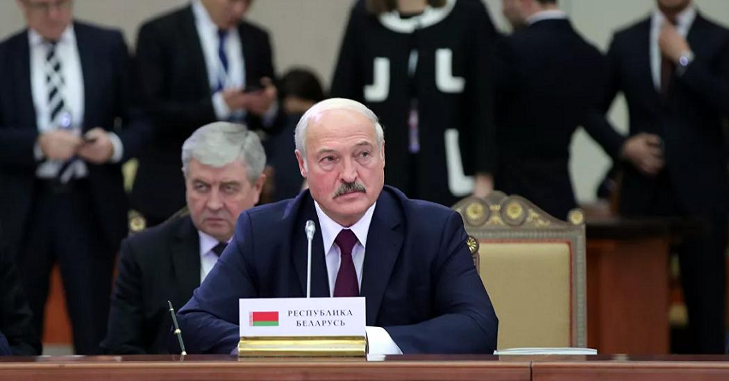 Эксперт: России следует приостановить контакты с Лукашенко