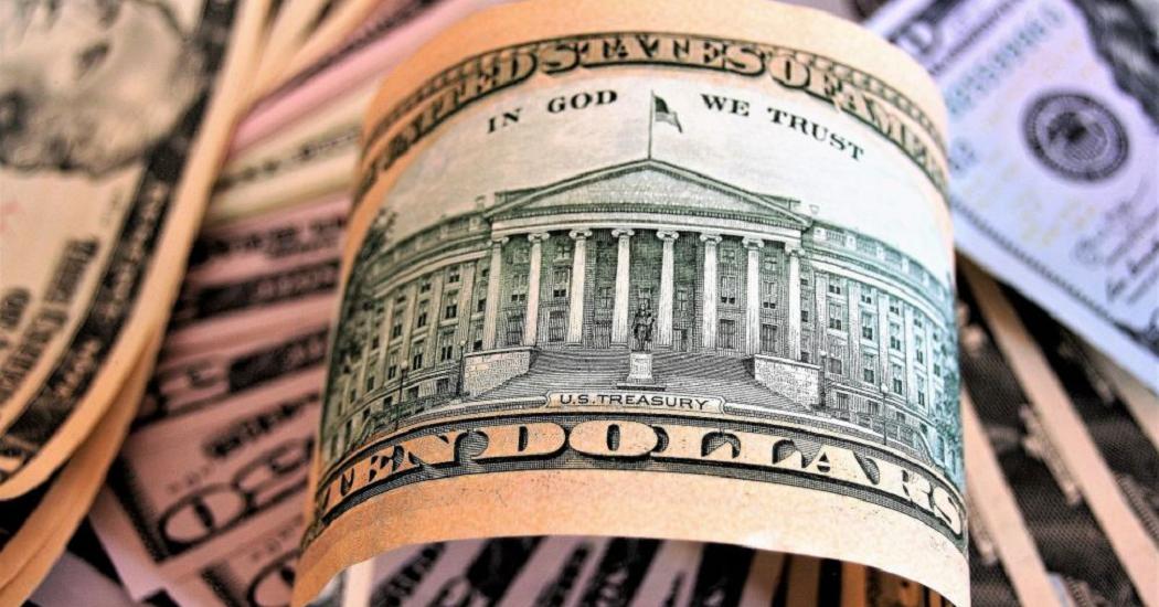 СМИ: Китай намерен продать часть госдолга США и обвалить доллар