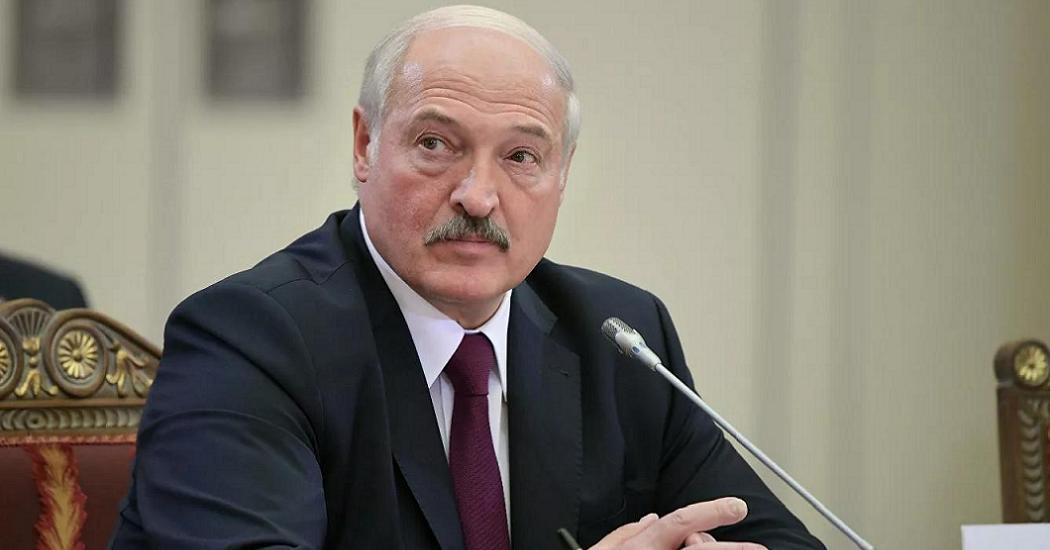 Врач объяснил нежелание Лукашенко вводить карантин из-за коронавируса