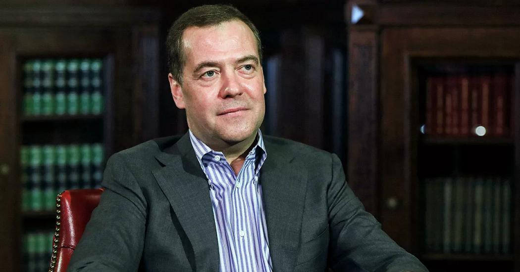 Медведев заявил, что Россия предлагает продавать нефть по принципу take or pay