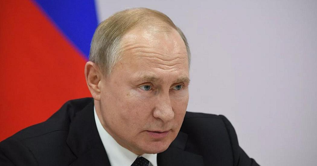 Путин потребовал нарастить объемы производства медицинских изделий
