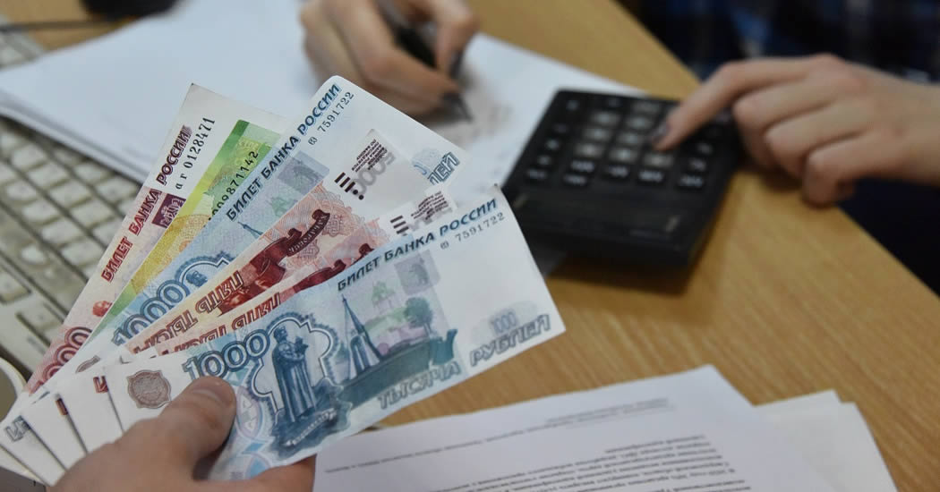 Госдума приняла закон о МРОТ в размере 16 242 рубля в 2023 году