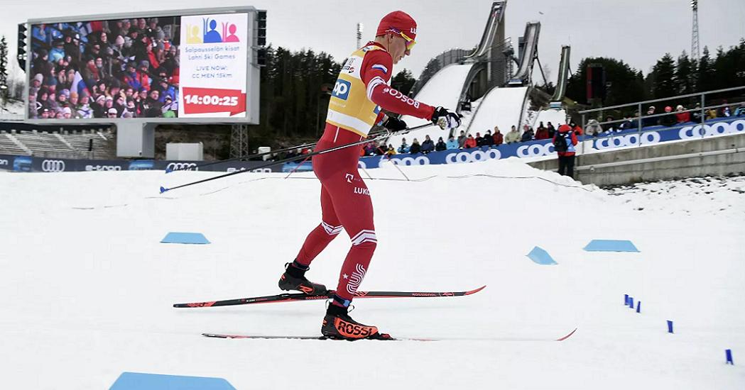 Лыжник Александр Большунов стал вторым в гонке на 15 километров на этапе Кубка мира