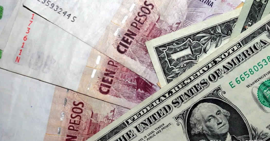 Эксперт перечислил валюты, которые обвалятся следующими