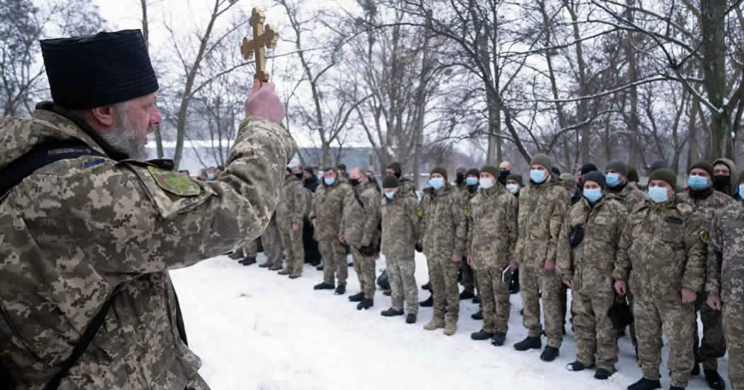 Киев перебросил к линии соприкосновения 120 тысяч силовиков, заявили в ДНР