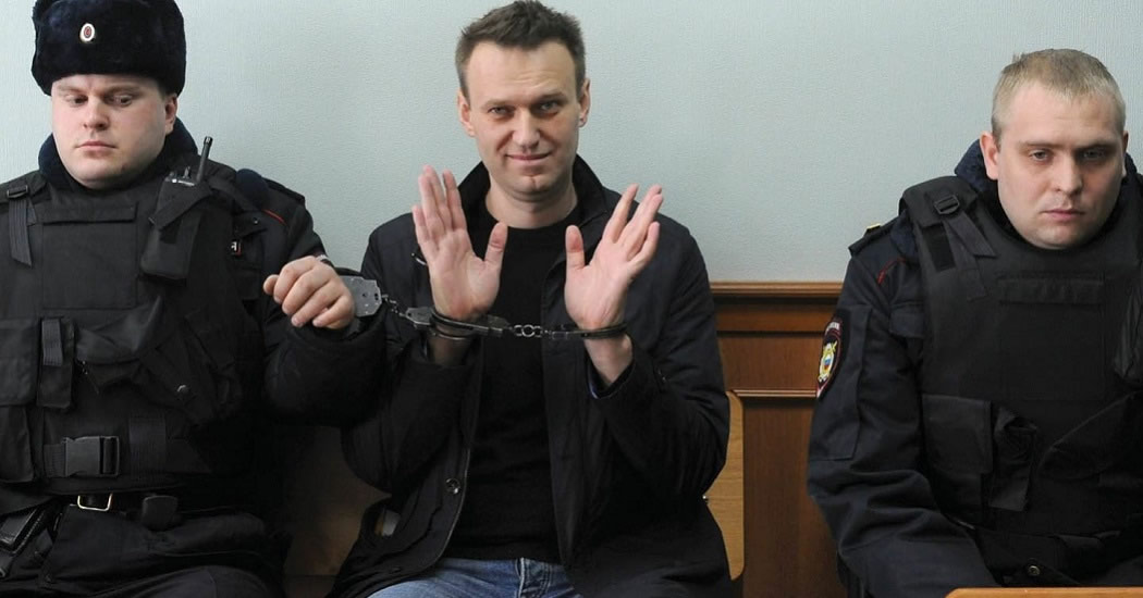Навальный подал в суд на колонию где отбывает срок