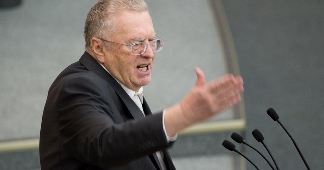 Жириновский призвал не возводить памятников политикам