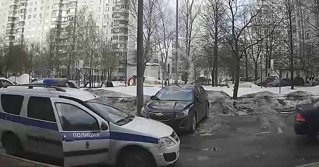 В Москве девушка прыгнула с четвертого этажа, убегая от насильника