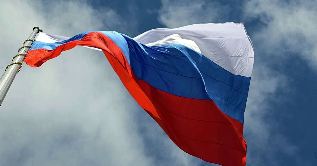 Над Днепрорудным в Запорожской области подняли российский триколор