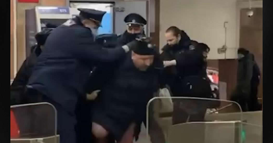 Стала известна причина смерти мужчины при задержании в московском метро