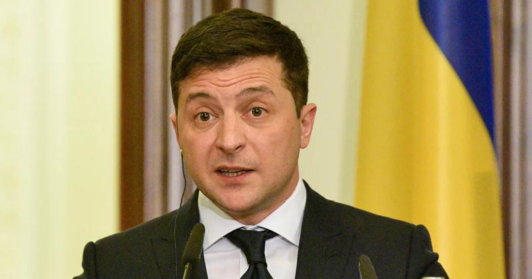 Зеленский провел совещание по "украинизации" молодежи Донбасса
