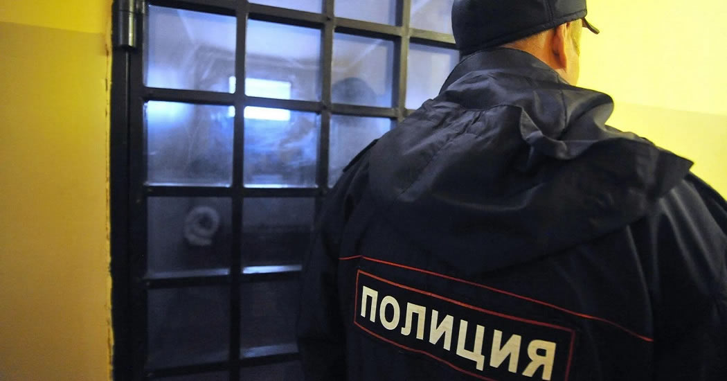 В Мурманске женщина оказала вооруженное сопротивление при задержании