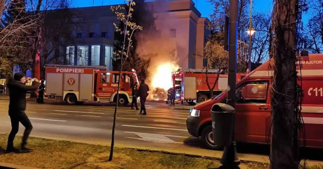 Посол РФ в Румынии назвал таран забора посольства в Бухаресте "фактически терактом"