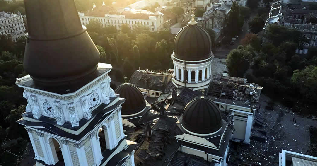 На собор в Одессе упала украинская ракета ПВО, сообщил Рогов