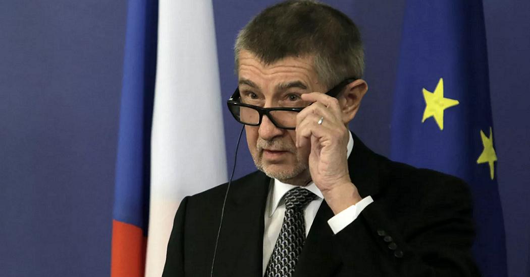 Чешский премьер оценил необходимость выдворения российского посла