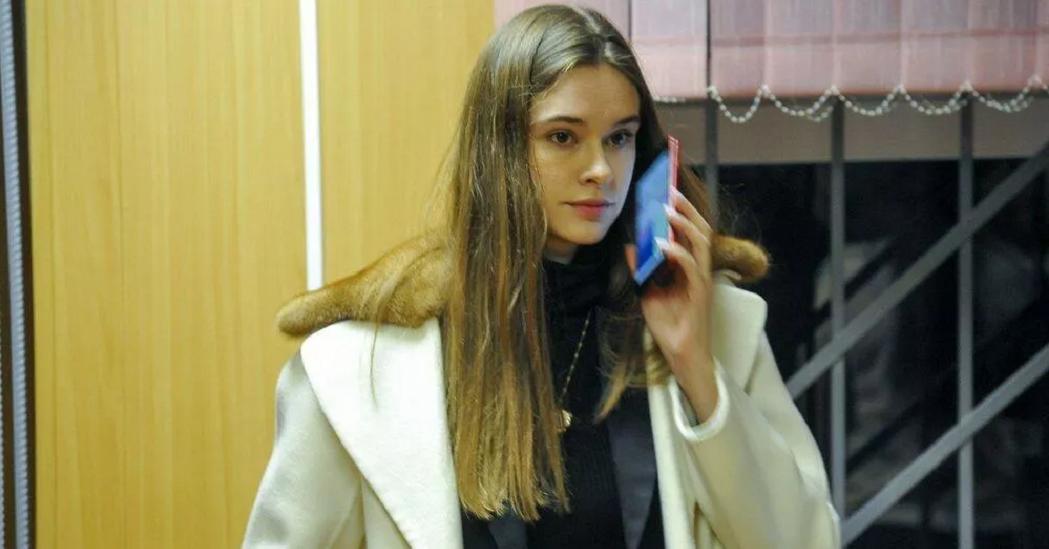 Модель, которая украла из сейфа депутата 22 миллиона получила 4 года колонии