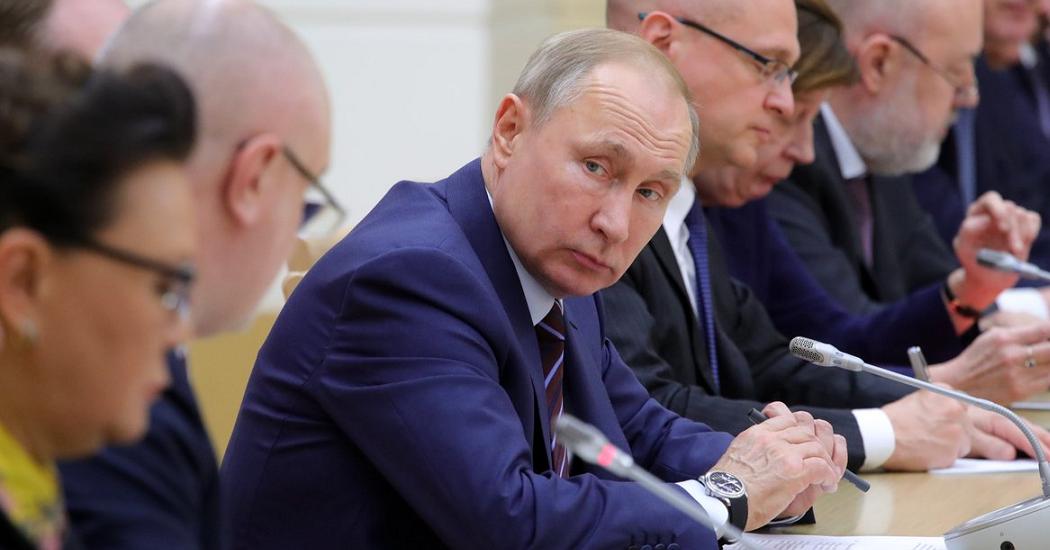 Путин провел первую встречу с членами рабочей группы о поправках в Конституцию