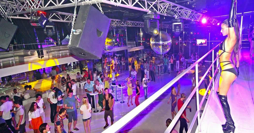 Ехать не стоит: в Турции закроют бары, дискотеки и ночные клубы 