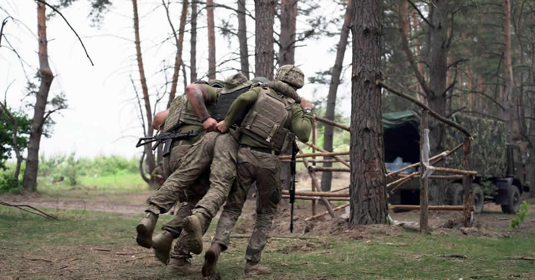 Киев потерял более 400 военных на двух направлениях