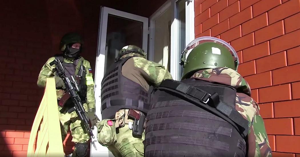 ФСБ задержала сторонников ИГ*, планировавших убийства силовиков