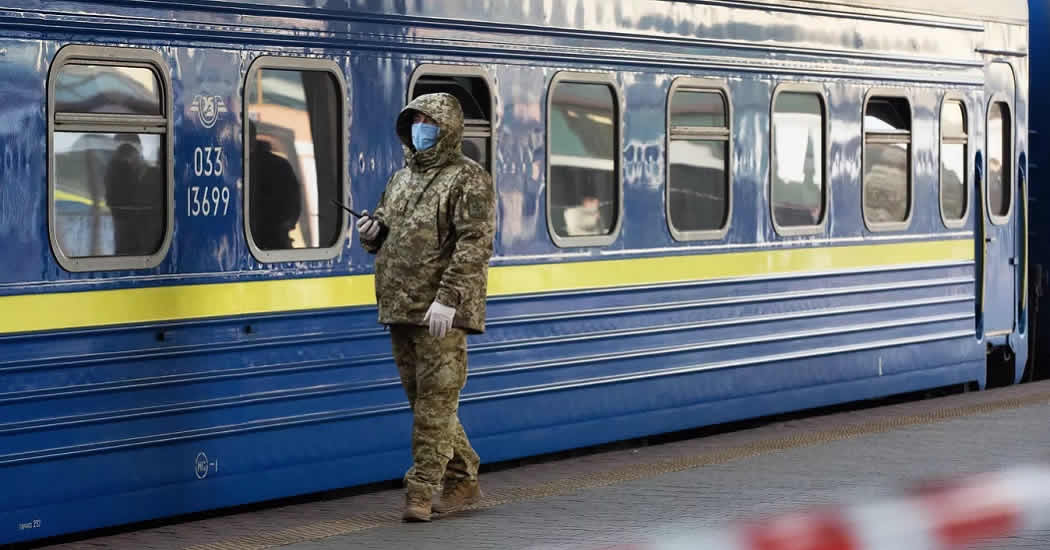 "Украинские железные дороги" сообщили о перебоях в движении поездов