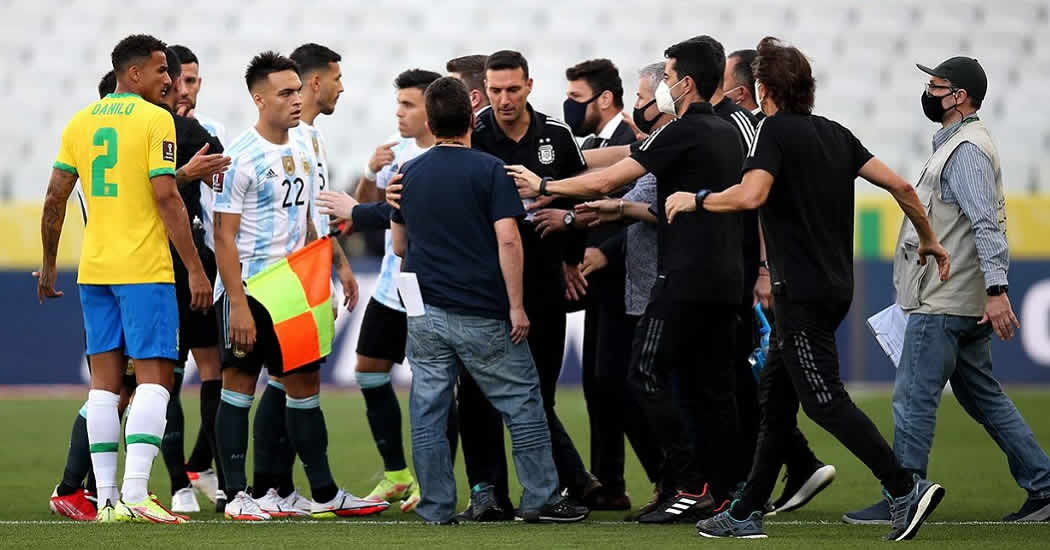 Полиция прервала матч сборных Бразилии и Аргентины по футболу