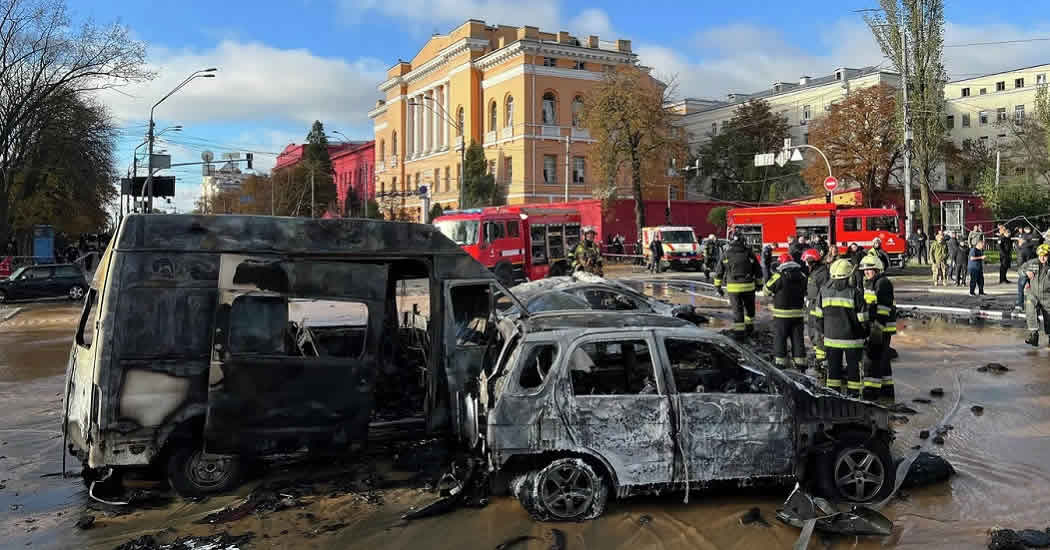 В центре Киева прогремели взрывы. Одна из ракет упала неподалеку от офиса Зеленского