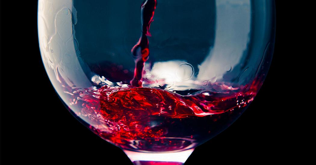 Кардиохирург рассказал, что будет при ежедневном употреблении бокала вина