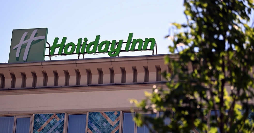 Владеющая сетью отелей Holiday Inn британская компания IHG уходит из России