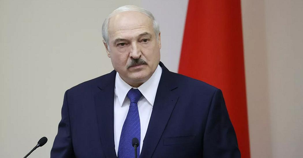 Лукашенко пообещал перераспределить полномочия президента Белоруссии
