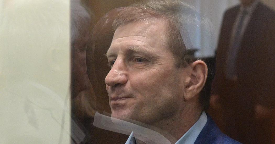 Оперативники проводят обыски в квартире у бывшей жены Фургала