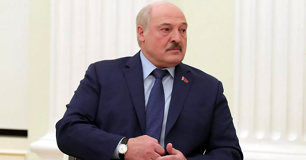 Лукашенко заявил, что поляки, литовцы и латыши просятся за гречкой и солью