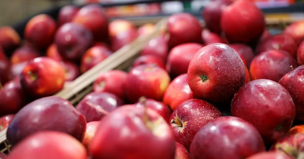 Россия запретит импорт яблок и томатов из Азербайджана