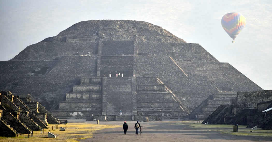 Под Пирамидой Луны в Мексике нашли вход в "загробный мир"