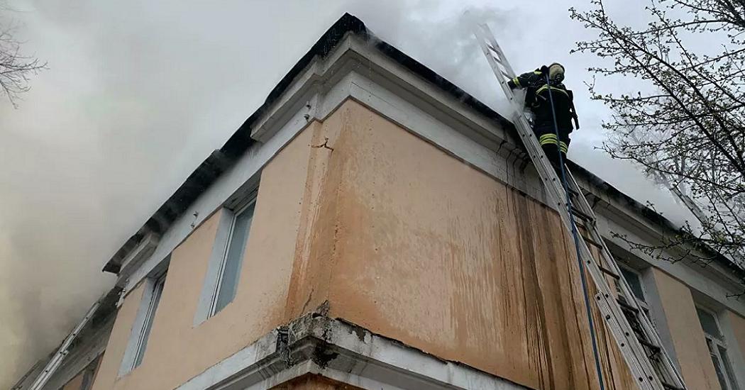 В центре Москвы локализовали пожар в общежитии