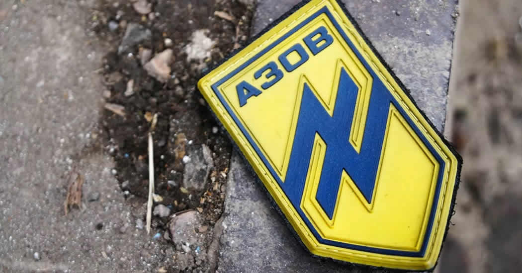 Украинские националисты взорвали здание театра в Мариуполе