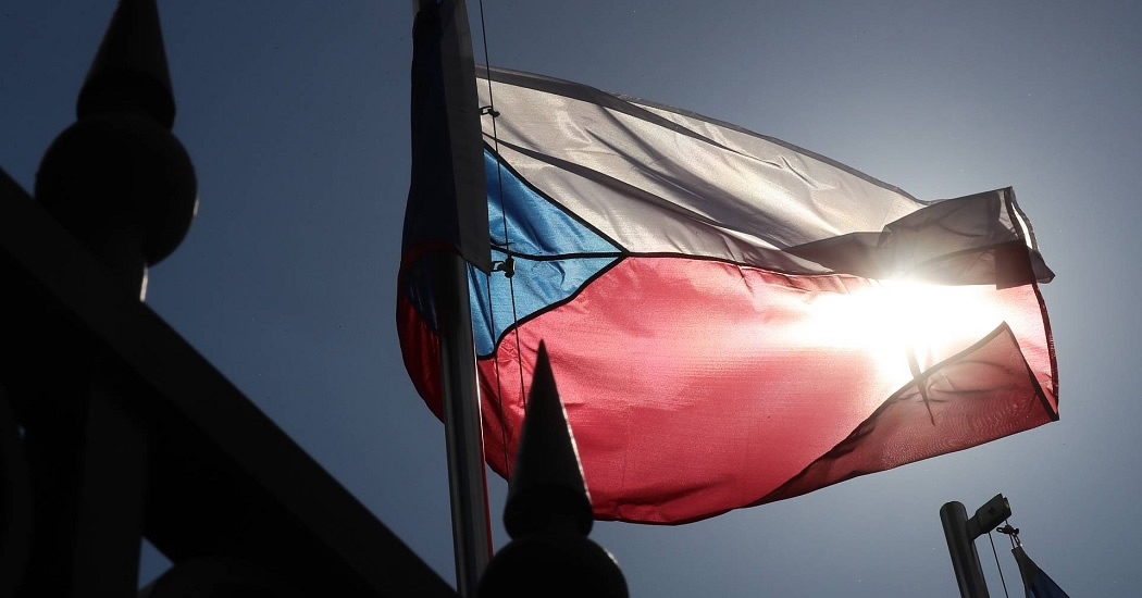 Чехия высылает 18 сотрудников посольства России