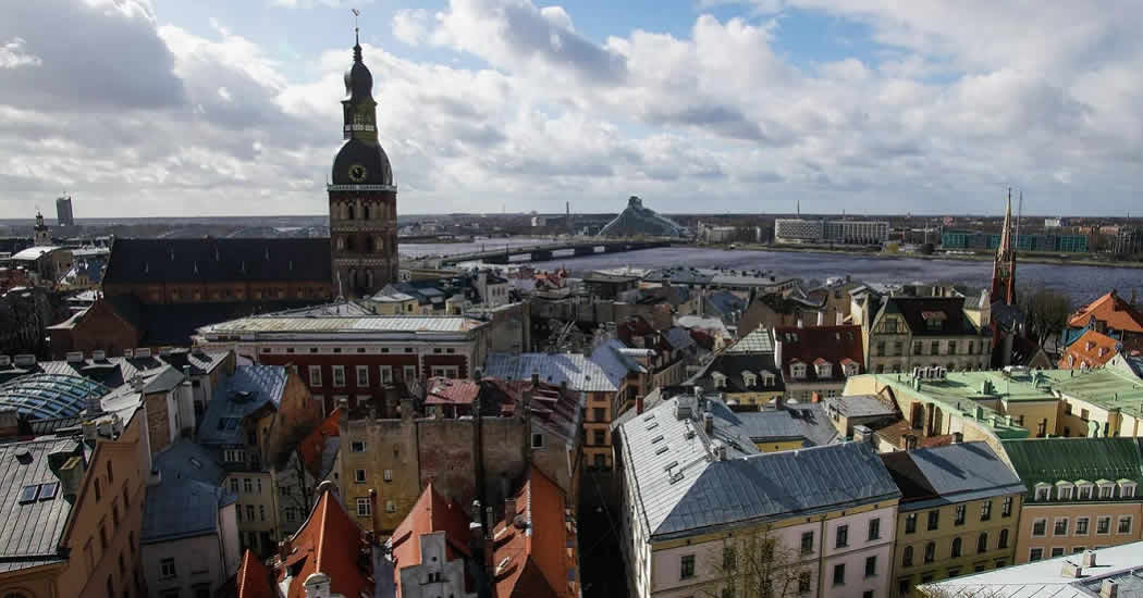 Латвия прекратила выдачу всех типов виз россиянам