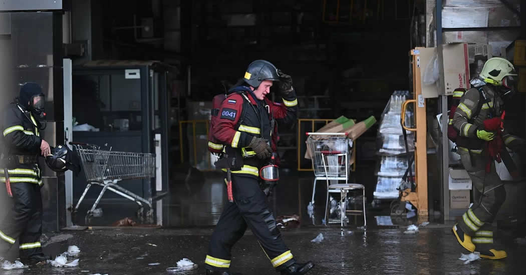 В ТЦ "Времена года" в Москве прорвало трубу с горячей водой, погибли четыре человека