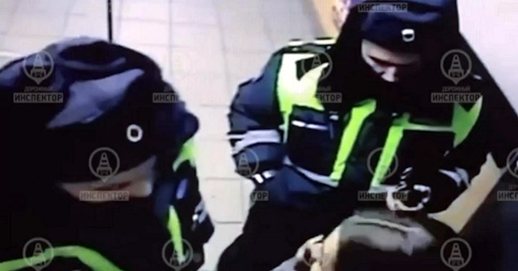 Полицейских из Петербурга уволят за драку в отделе
