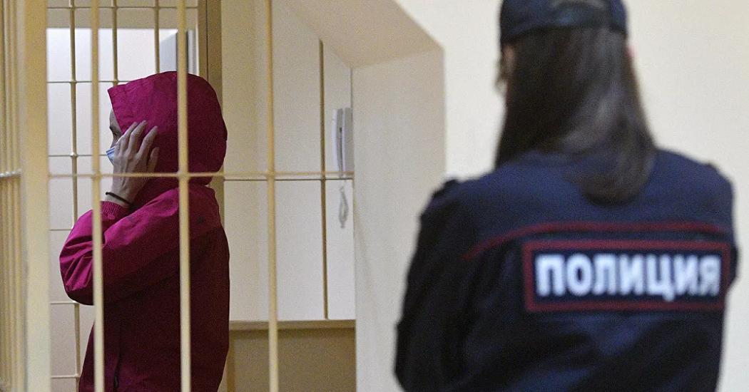 Суд арестовал жену расчлененного в Петербурге рэпера 