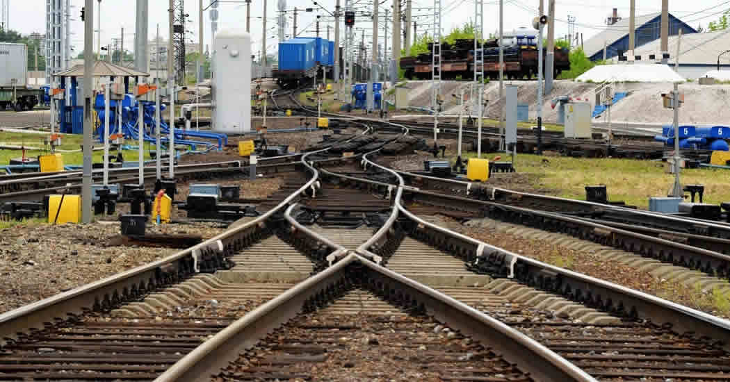 Неизвестные подожгли релейные шкафы на ж/д перегоне в Москве