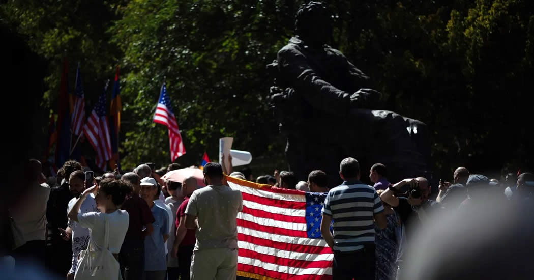 Тысячи сторонников США собрались на митинг в честь Пелоси в центре Еревана