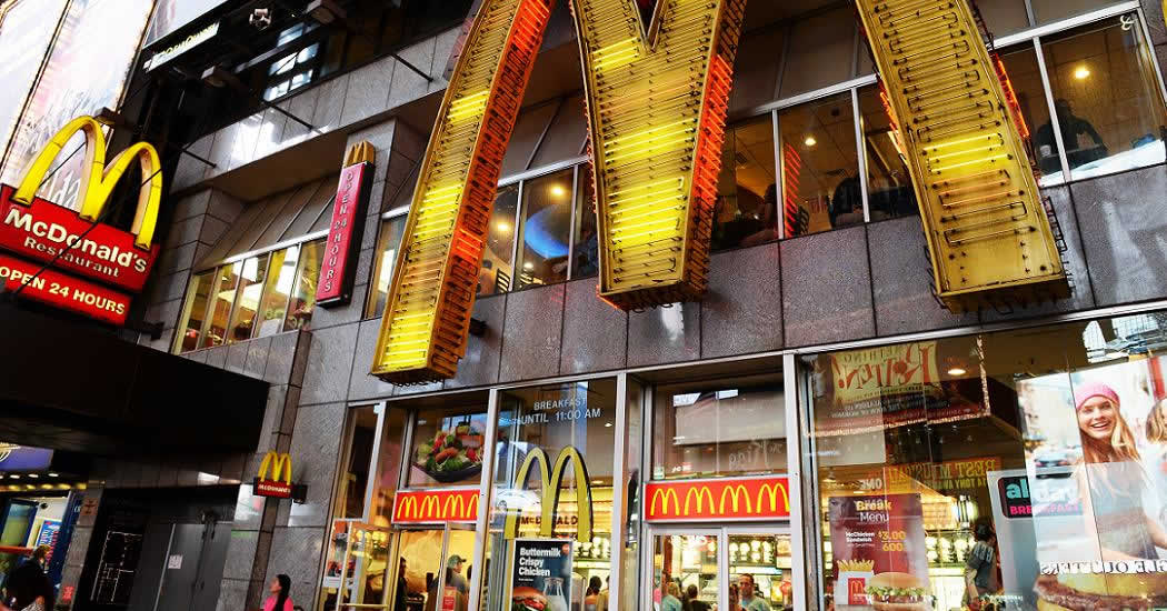 Во Франции в McDonald's выстроилась многокилометровая очередь