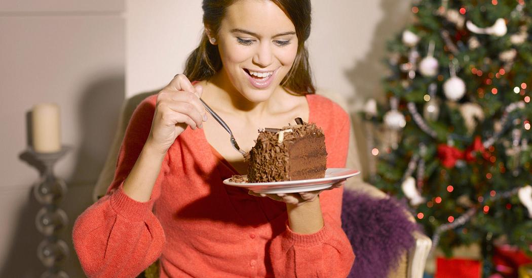 Диетолог посоветовал, как не набрать вес во время праздников