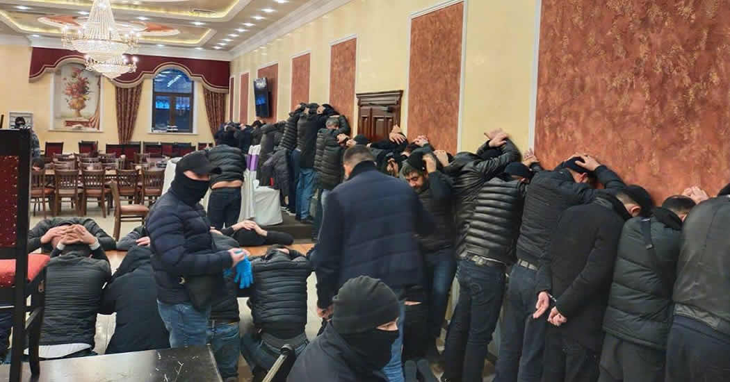 РЕН ТВ: в Мытищах задержали 52 человека на сходке криминальных авторитетов