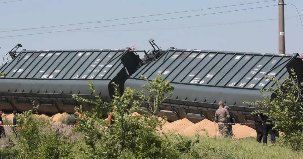 При ЧП в Крыму повреждены 130 метров железной дороги
