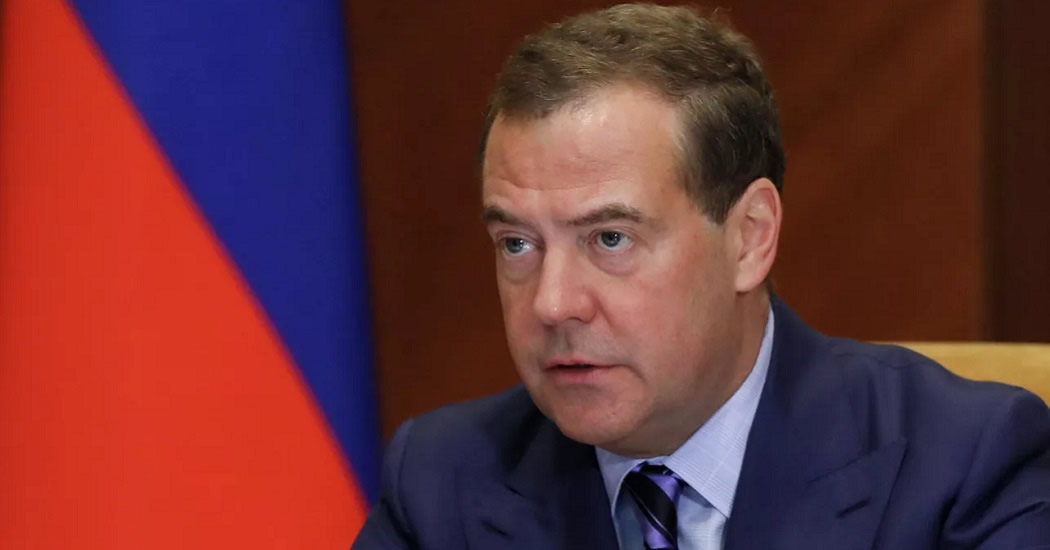 Дмитрий Медведев поздравил женщин с 8 Марта