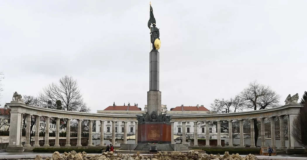Российскую делегацию в Вене не допустили к возложению цветов