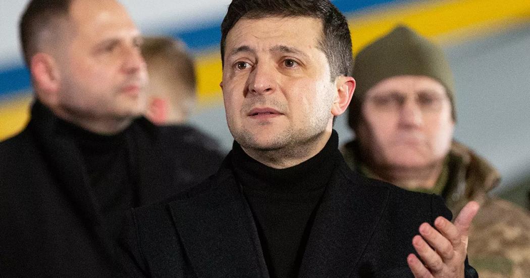 Зеленского попросили вернуть звание Героя Украины Бандере и Шухевичу